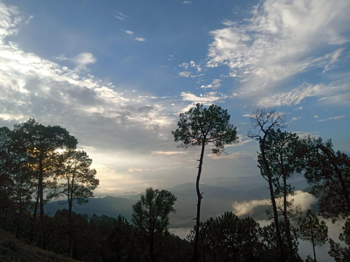 The Ranikhet Continental酒店 外观 照片