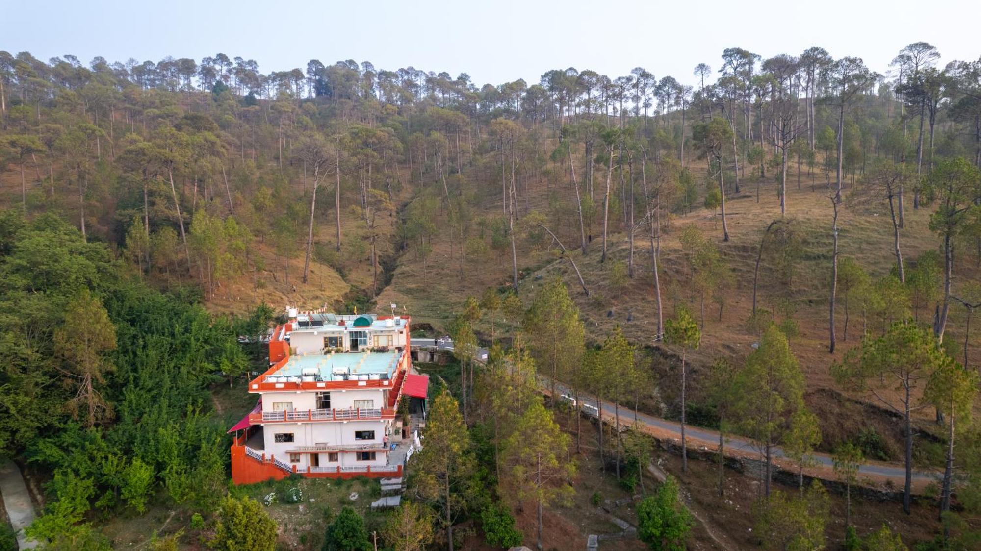 The Ranikhet Continental酒店 外观 照片